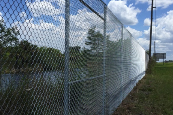 Benefits of Installing a Commercial Fence