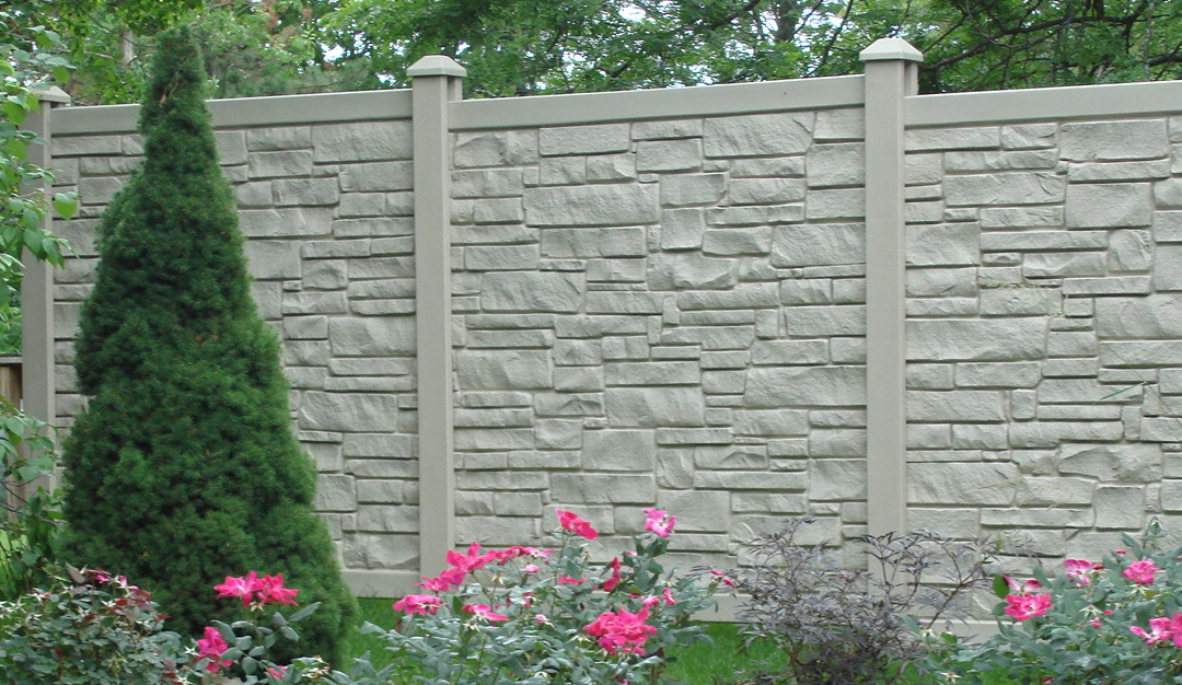Choosing the Right Fence Style and Color for your Home
