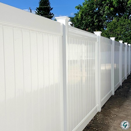 Top 3 Reasons Why Your Business Needs a Commercial Fence