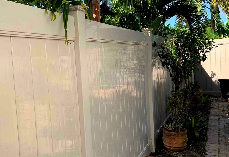 5 Reasons to Consider a Vinyl Fence in Southwest Florida